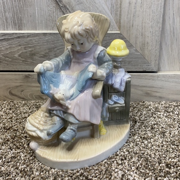 Lisi Martin Dolfi ITALY Girl Playing Doll China Figurine Pictura Graphics 151 - Picture 7 of 15